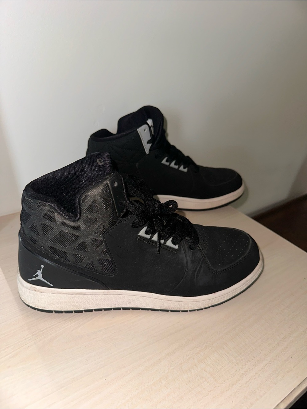 Nike Mens Air Jordan 1 Flight 3 size 6Y